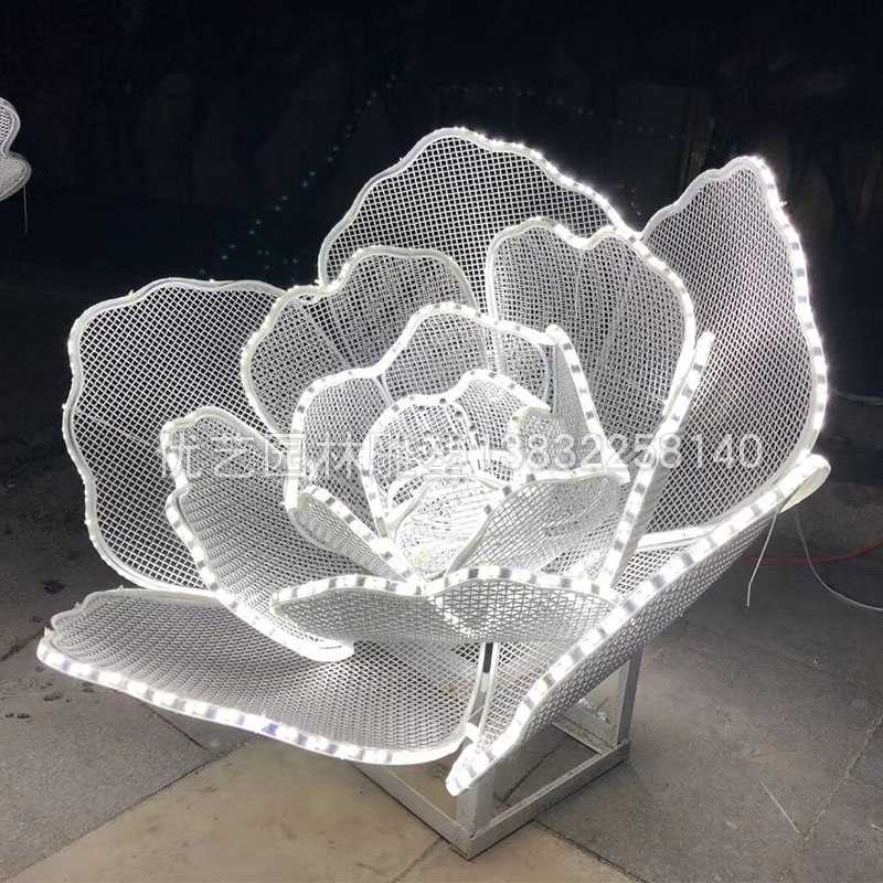 星空体育娱乐莱切赞助商工厂,发光玫瑰花雕塑