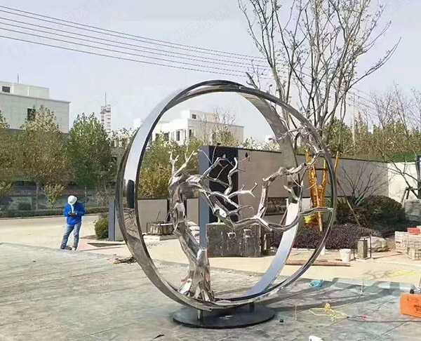 创意景观镜面圆环树枝星空体育娱乐莱切赞助商