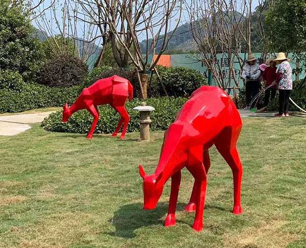 玻璃钢雕塑工厂制作户外公园草地机械鹿摆件