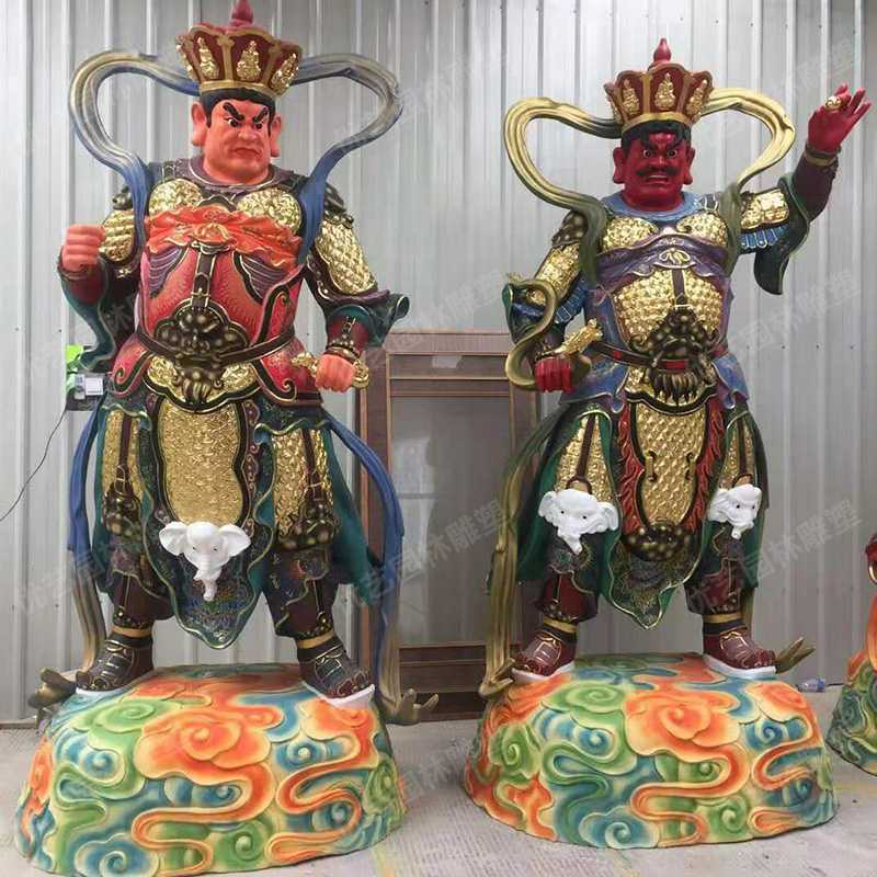 四大天王铜像