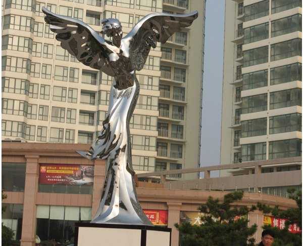不锈钢人物雕塑，星空体育娱乐莱切赞助商工厂