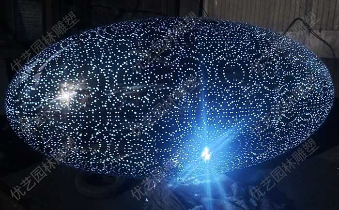 星空·体育综合APP下载安装不锈钢镂空球雕塑