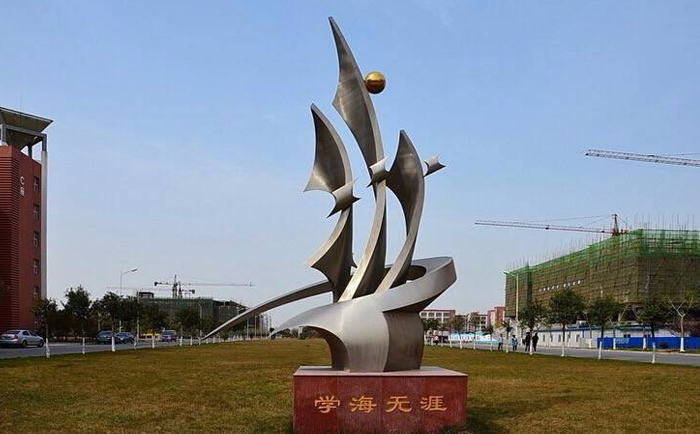 校园星空体育娱乐莱切赞助商