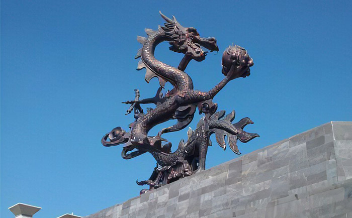 铸铜龙雕塑