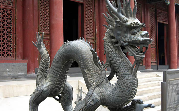 铸铜龙雕塑